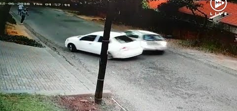 A Johannesburg driver narrowly escapes an attempted hijacking.