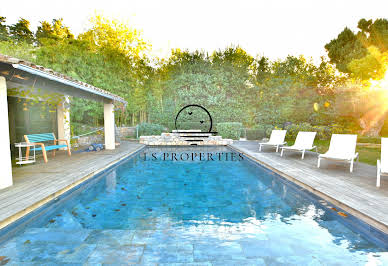 Villa with pool 15