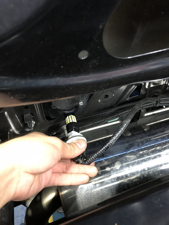S660のDIY・バックランプ交換・Rosso cremisi・バックランプLED化に関するカスタム事例の投稿画像5枚目