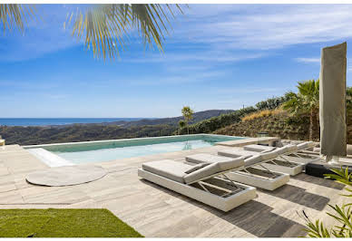 Maison avec piscine et terrasse 3