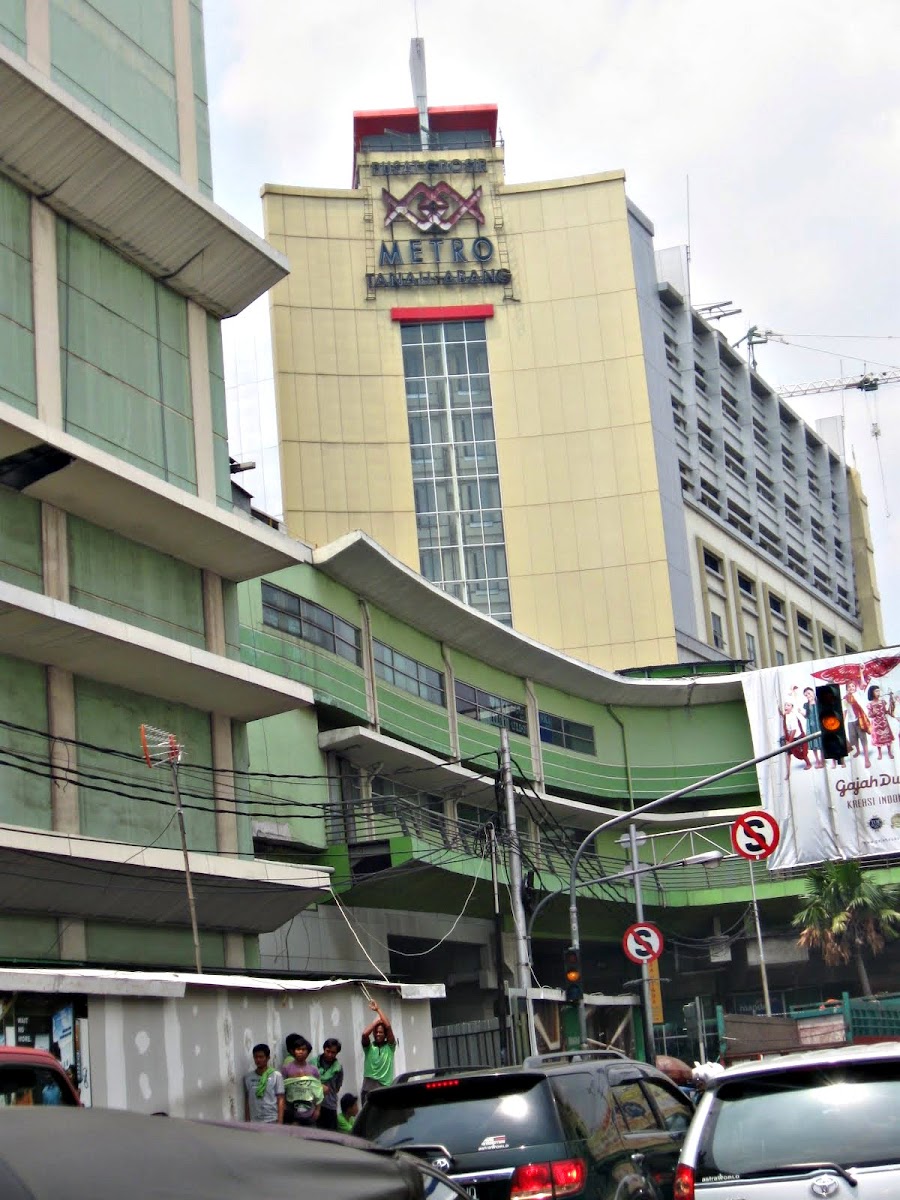  Pusat  Grosir  Metro Tanah  Abang  Indonesia