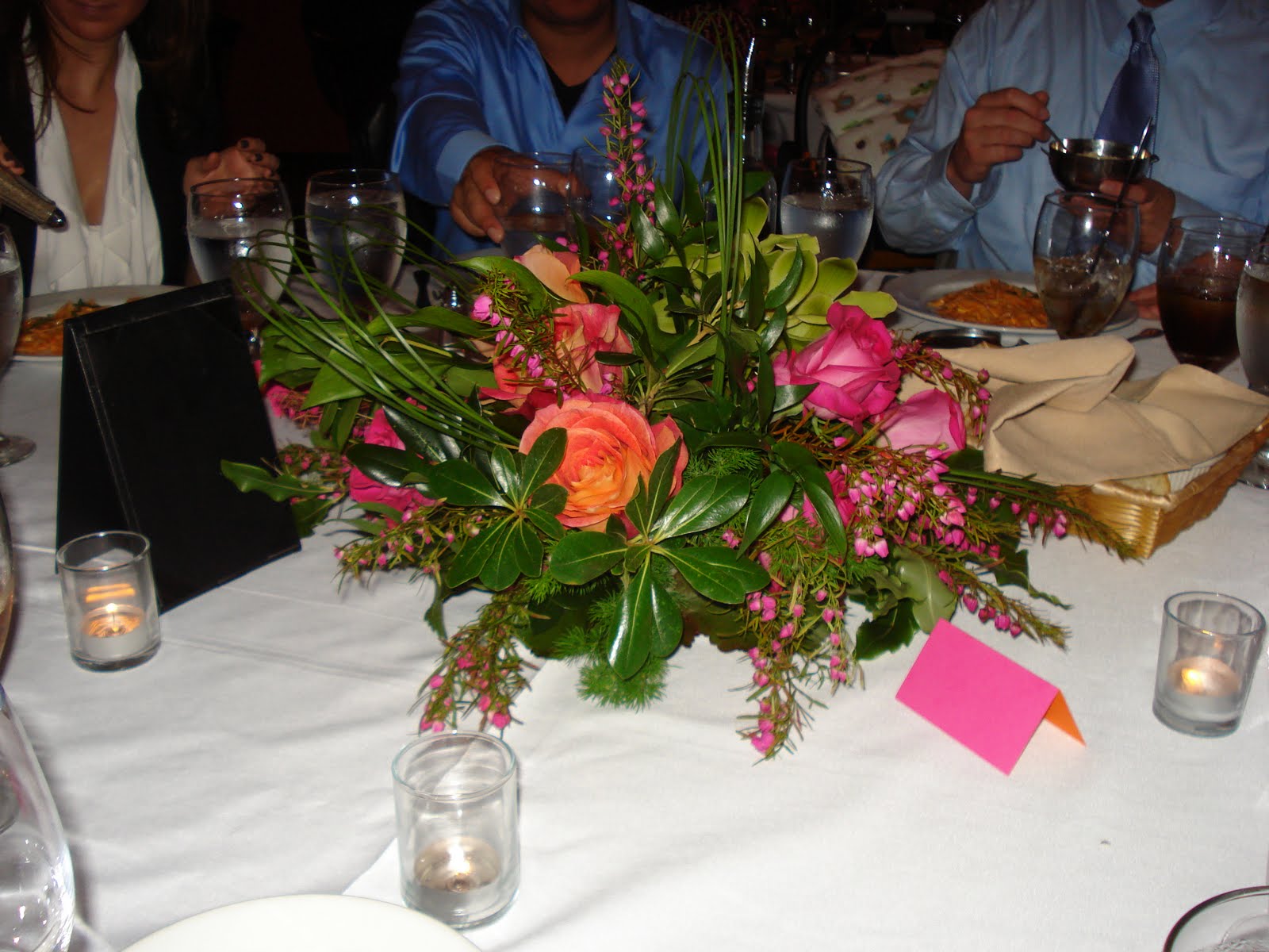 pink and orange centerpiece