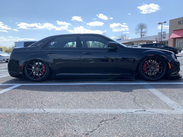 300Sのクライスラー・ブレーキ・アメ車に関するカスタム事例の投稿画像4枚目