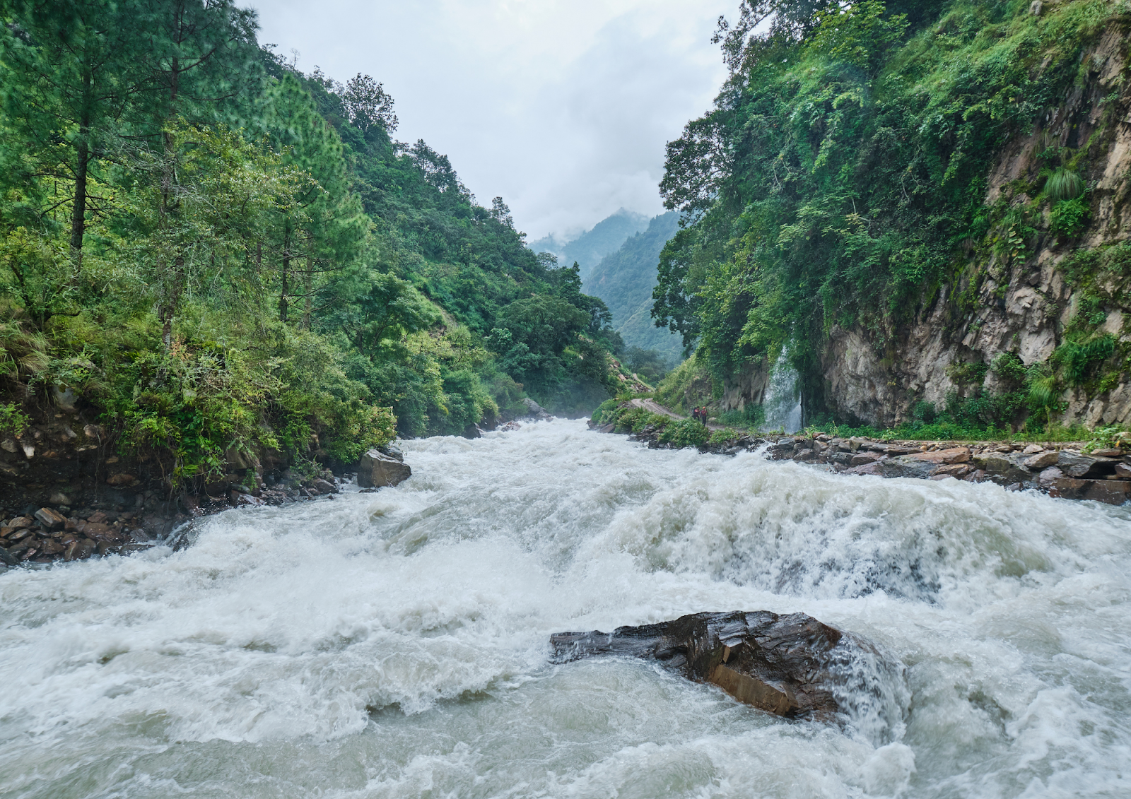 manaslu solo trek