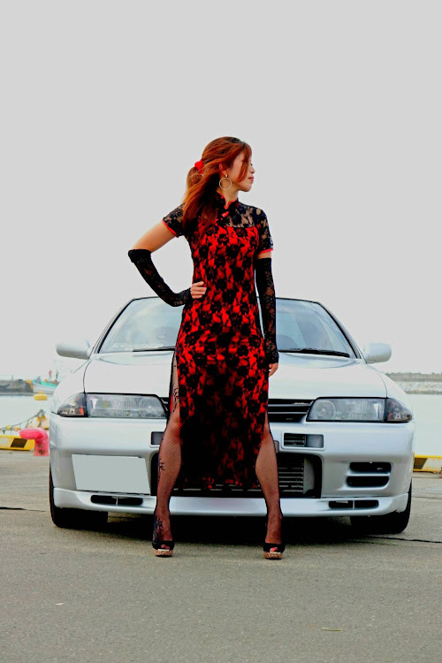 スカイライン GT-Rのセクシーカーガール・松川浦MT・BNR32・UN'K.O Racing・チャイナドレスに関するカスタム事例の投稿画像1枚目