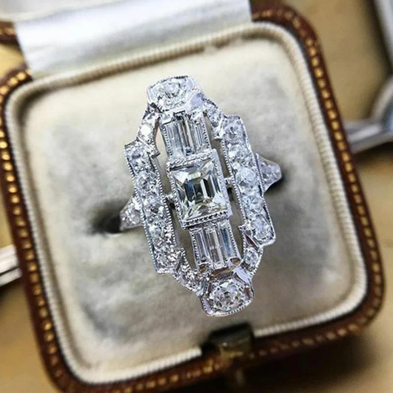Klasični prsten sa šupljim cirkonima Elegantni ženski nakit Idealan za svakodnevnu upotrebu Delikatan i sofisticiran dizajn Bezvremenska elegancija
