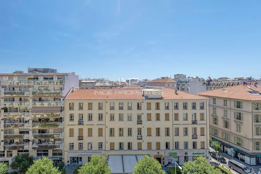 Apartment with terrace 1