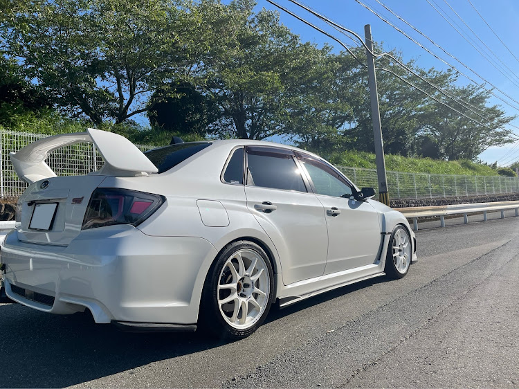 インプレッサ WRX STIの梅雨の晴れ間・６月も宜しくお願いします・車高調整・白ホイール・仕様変更中に関するカスタム事例の投稿画像3枚目