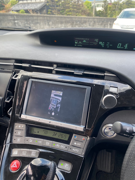 プリウスの内装カスタム・ミラーリングに関するカスタム事例の投稿画像1枚目