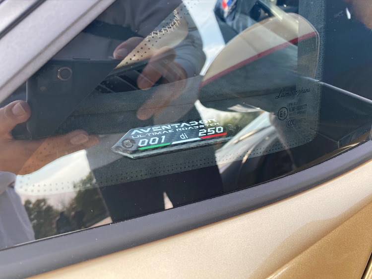 つっちぃ。さんが投稿したスーパーカーの日・上郷SA・フェラーリ・458スペチアーレ・ランボルギーニに関するカスタム事例の投稿画像3枚目