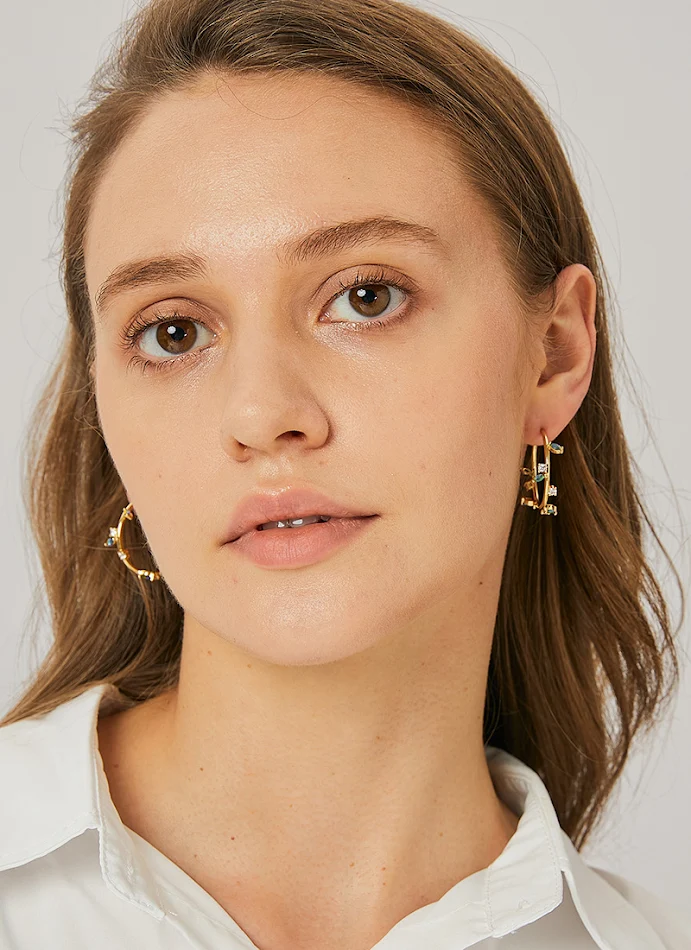 Elegantes Pendientes de Hoja y Rama con Circonitas, Joyería Femenina de Moda para un Toque Natural y Brillante, Perfectos para Regalar.