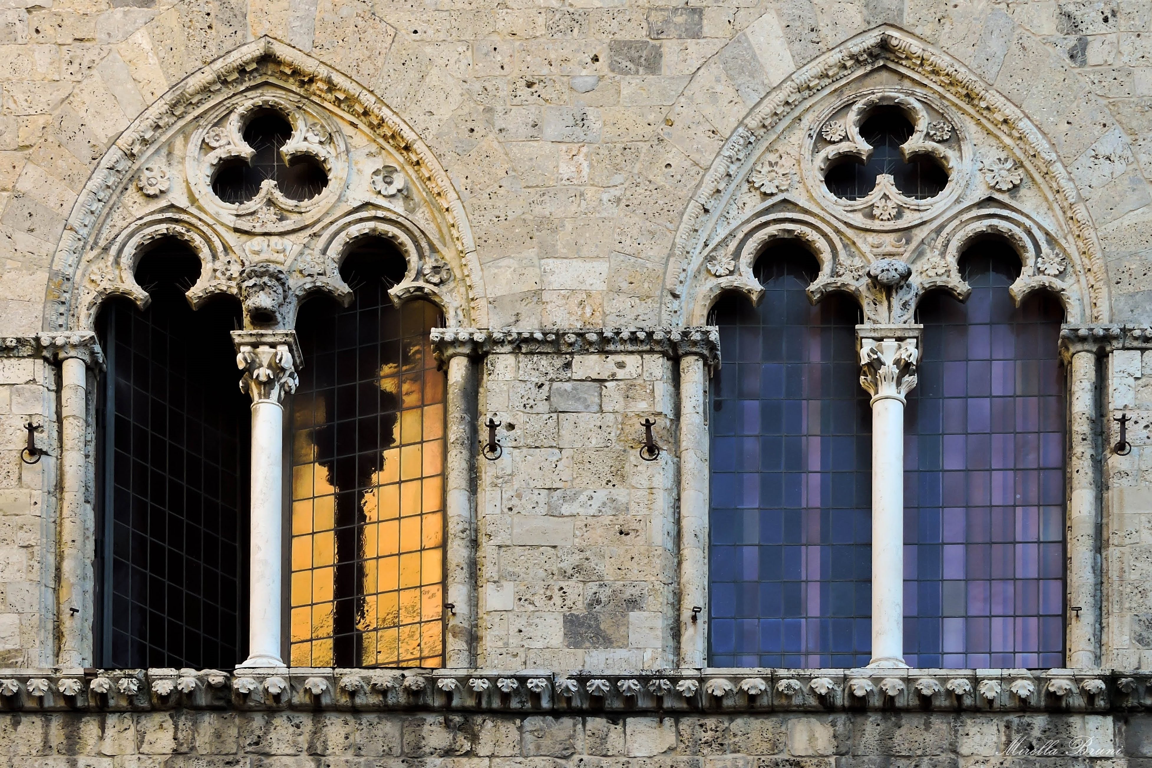 Bifore del Palazzo Tolomei a Siena