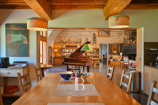 Property with pool 4
