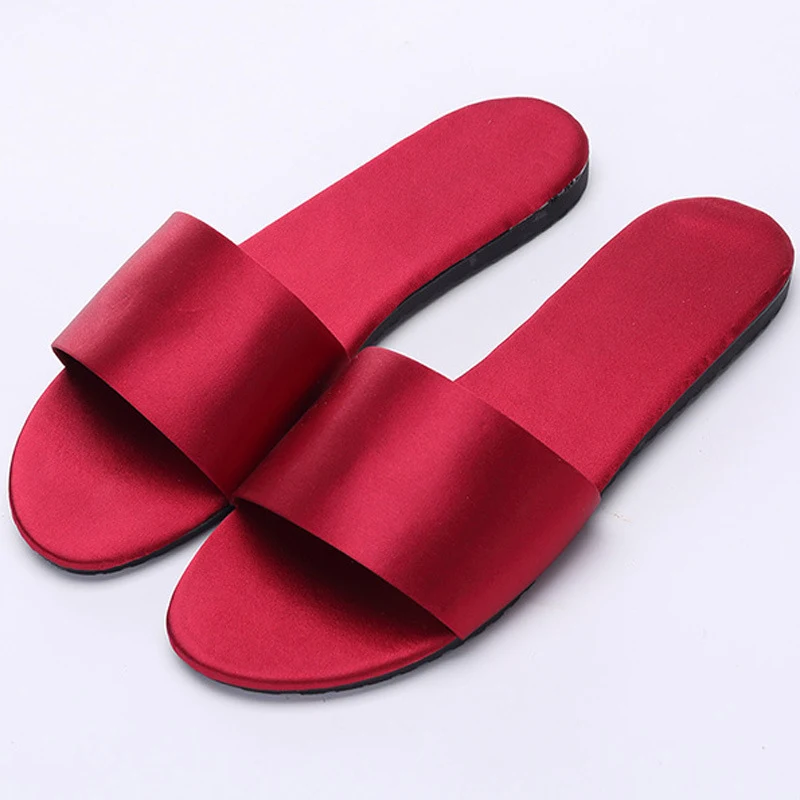 Chinelos de verão para casa, celebridade da internet. Conforto e estilo para seus pés no verão. Perfeitos para relaxar em casa.