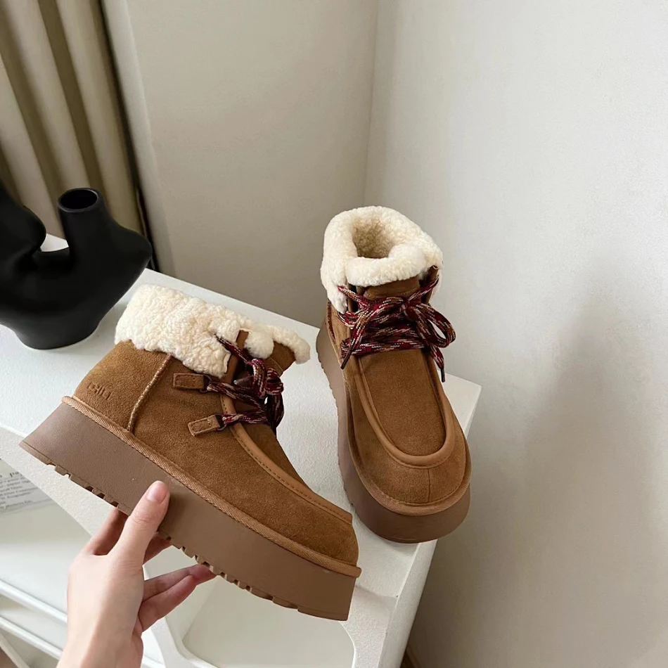 Bottines de neige chaudes pour femmes, semelle épaisse en laine et talon compensé, idéales pour l'hiver.