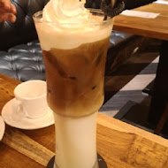 黑浮咖啡 Reve Cafe(高雄高美店)