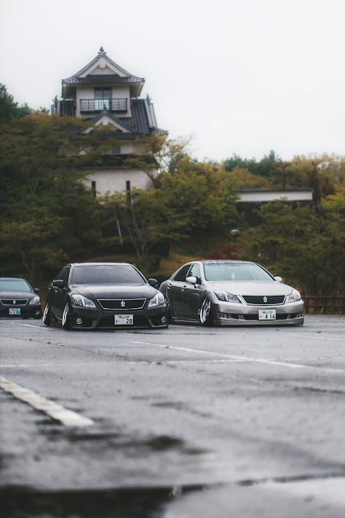 クラウンアスリートの岡山・極低車高・車高調で着地・撮影会・200クラウンアスリートに関するカスタム事例の投稿画像2枚目
