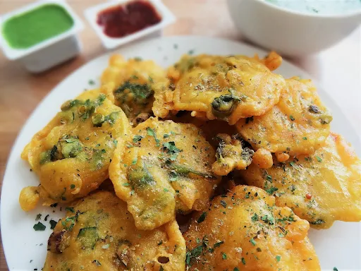 Aloo Pakoda [12 Pieces]