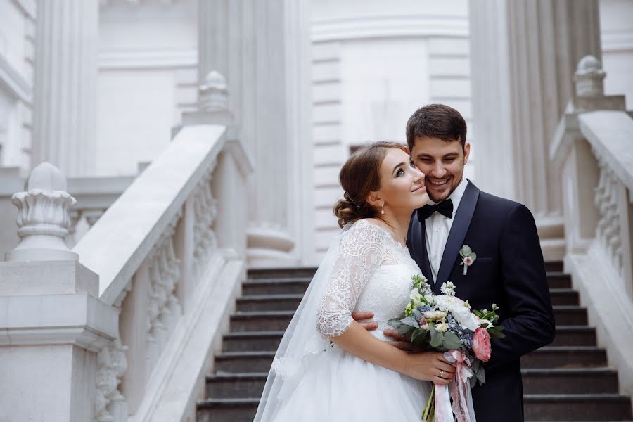 Fotógrafo de casamento Konstantin Ushakov (ushakovkostia). Foto de 31 de março 2019