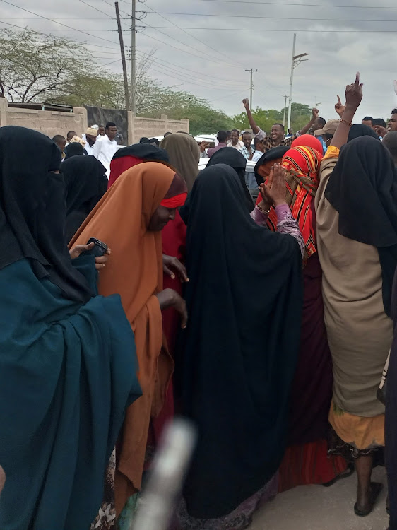 women from the Ajuran community in Wajir who are supporters of senator Abdullahi Ali demonstrating on Monday.