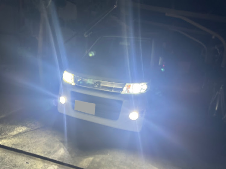 ワゴンRスティングレーのヘッドライトLED化・フォグランプLED化に関するカスタム事例の投稿画像1枚目