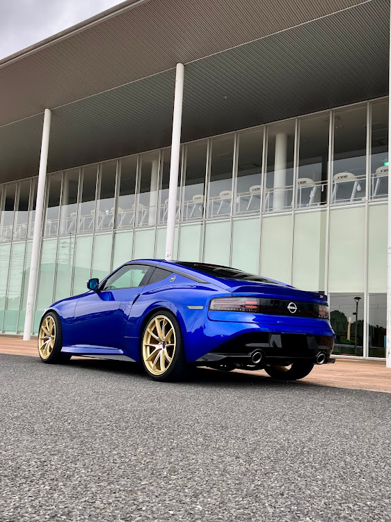 フェアレディZのボディカラー図鑑・#フェアレディZ・スポーツカー・ワンガンブルーに関するカスタム事例の投稿画像4枚目