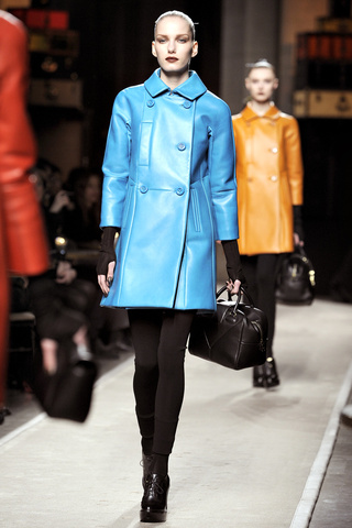 loewe___pasarela_342392340_320x480.jpg