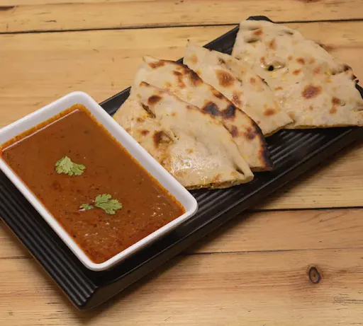 Chicken Keema Naan With Gravy