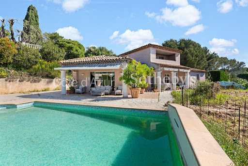 Maison avec piscine et terrasse 3