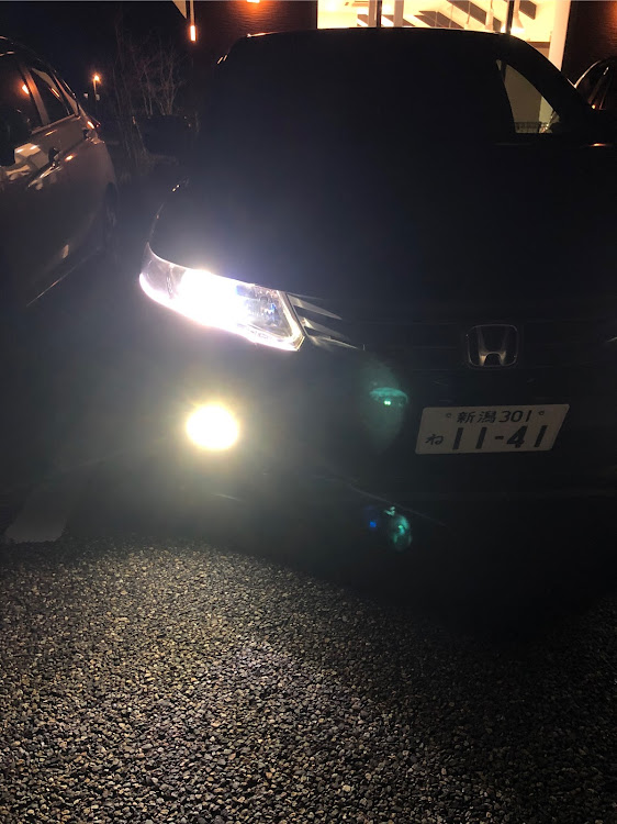 オデッセイのRB3・DIY・ヘッドライトバルブ交換・ヴァレンティに関するカスタム事例の投稿画像1枚目