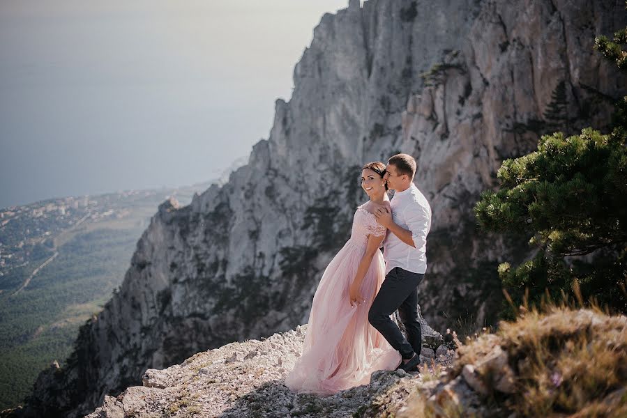 Fotografo di matrimoni Sveta Sukhoverkhova (svetasu). Foto del 2 ottobre 2019