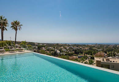 Villa avec piscine et jardin 2