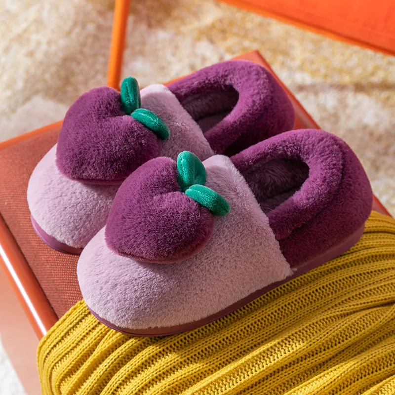 Dames wintertas met katoenen huisslippers. Geniet van comfort en warmte in de winter, ideaal voor thuis en onderweg.