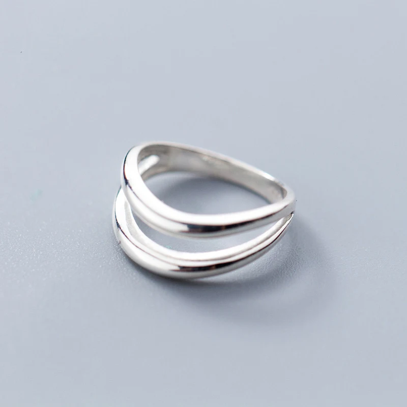 Dubbellaags Ongelijke Ring – Extreem Simpel en Koel. Een minimalistische ring voor een verfijnde uitstraling, perfect voor dagelijks gebruik.