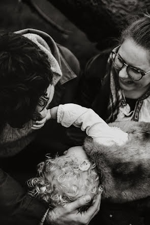 Fotografo di matrimoni Verity Sansom (veritysansompho). Foto del 12 novembre 2021