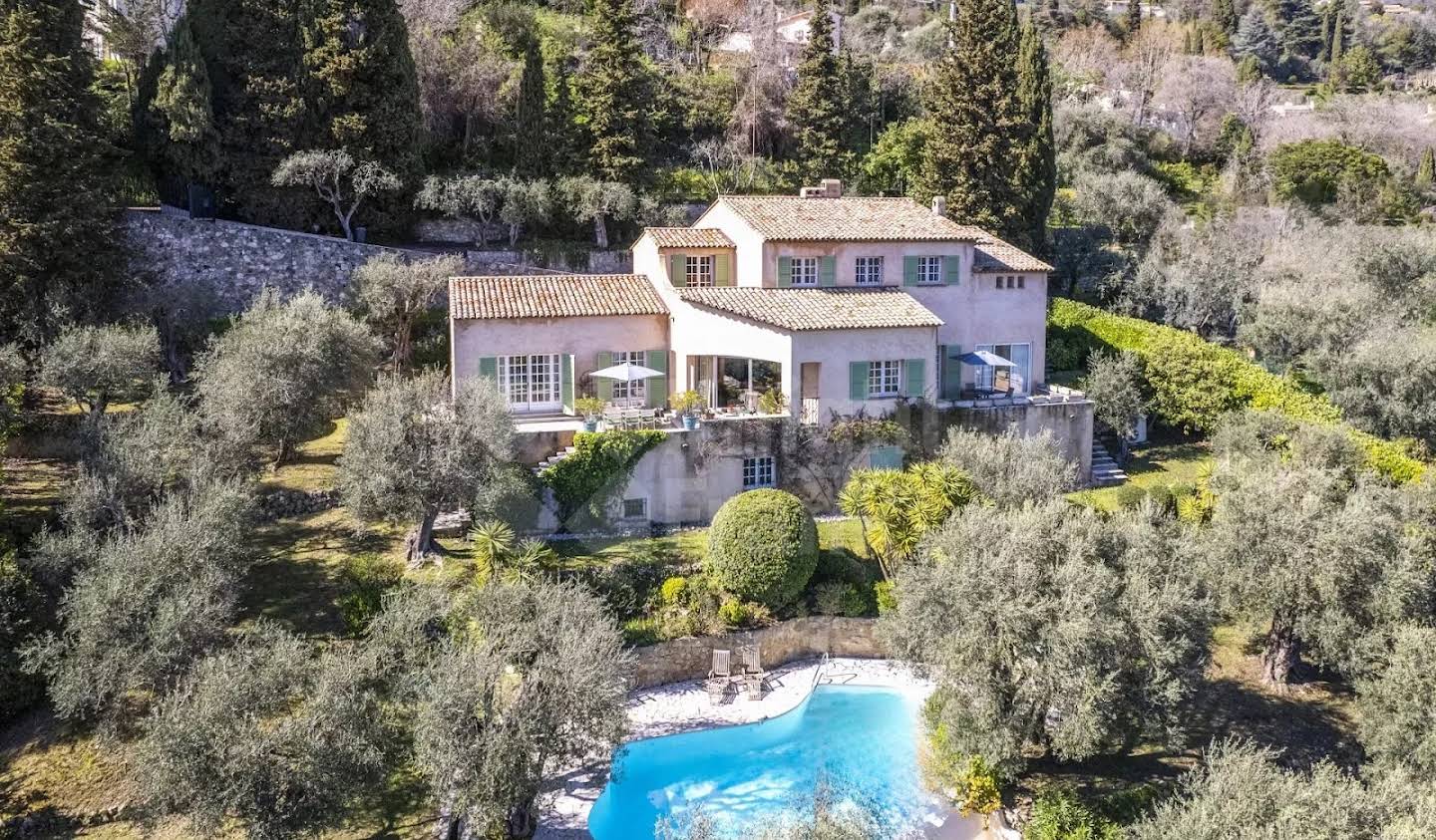 Villa with pool and garden Grasse