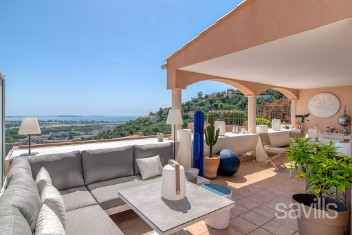 Apartment with terrace 1