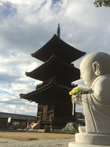 上寺山餘慶寺三重塔