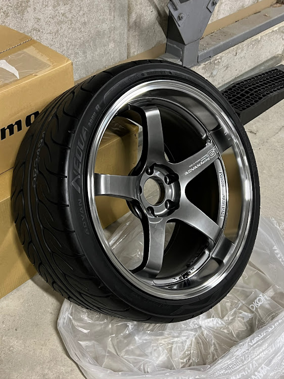 スカイライン GT-RのRZ34に関するカスタム事例の投稿画像25枚目