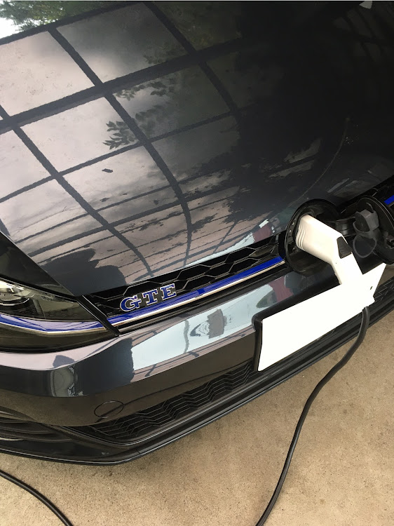 ゴルフ7の右斜め前写真展・ゴルフGTE・ゴルフGTI・オフ会に関するカスタム事例の投稿画像1枚目