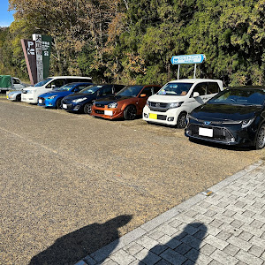 カローラツーリング ZWE211W
