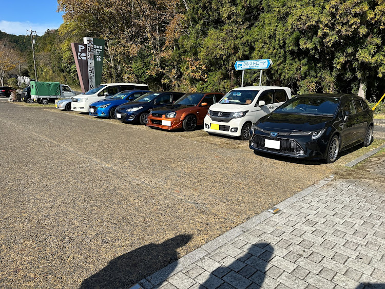 カローラツーリングのおはよう秋吉台・カローラツーリングハイブリッド・トヨタ・山口・マツダに関するカスタム事例の投稿画像1枚目