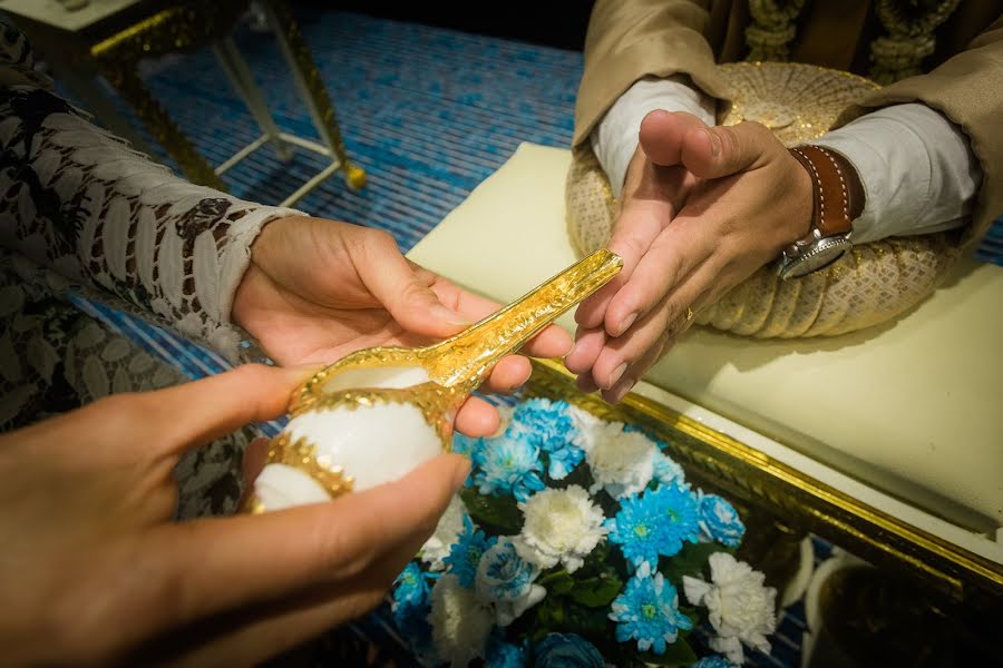 Fotógrafo de casamento Opas Buncharn (munrakwedding). Foto de 7 de setembro 2020