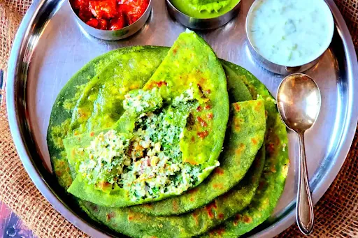 Palak Cheese Paratha