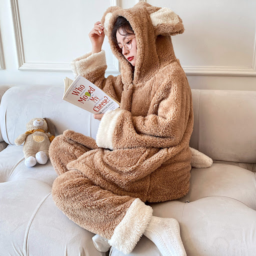 Title 4, Cute Hooded Girl Can Wear Home Clothes Outside