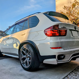 X5 E70