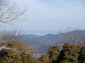 広場から伊勢方面を望む