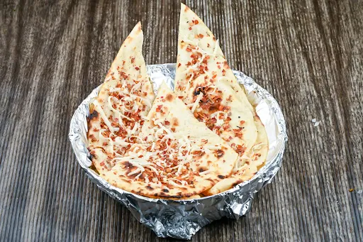 Chilli Cheese Naan (3 Pcs)