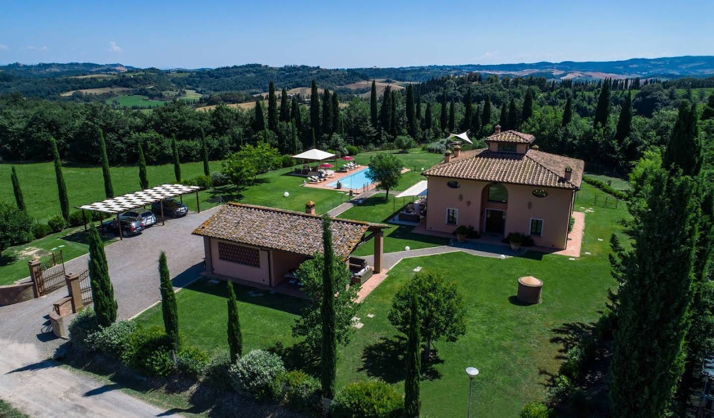 Villa with pool and garden Peccioli