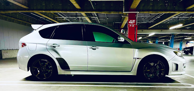 インプレッサ WRX STIのドンキなう・明日の買い出しに関するカスタム事例の投稿画像1枚目